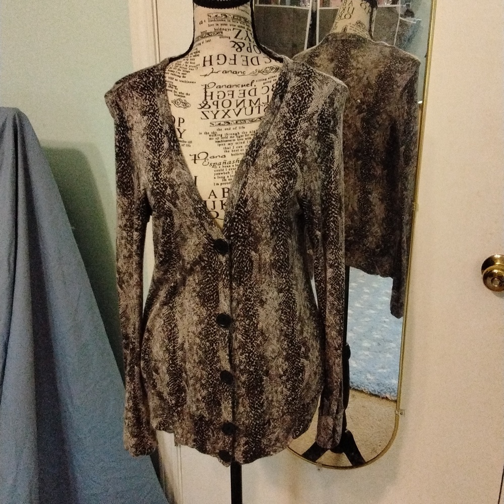 Women's EUC Cute snakeskin print Cardigan Sweater ~French Laundry Size M